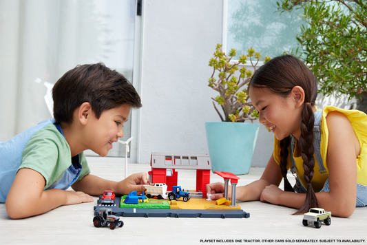 Matchbox Playset, Action Drivers Farm Adventure With 1:64 Scale Tractor & 6 Accessories