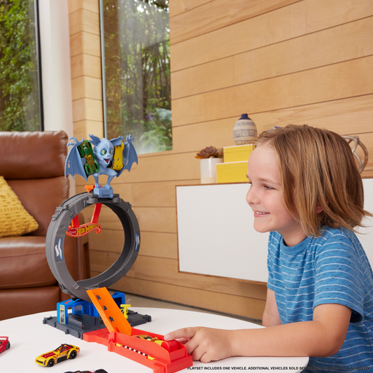 Hot Wheels City Bat Loop Attack Playset & 1:64 Scale Toy Car, Featured in The Series “Let's Race”